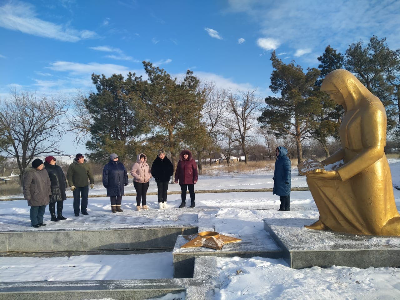 "Был город фронт, была блокада"