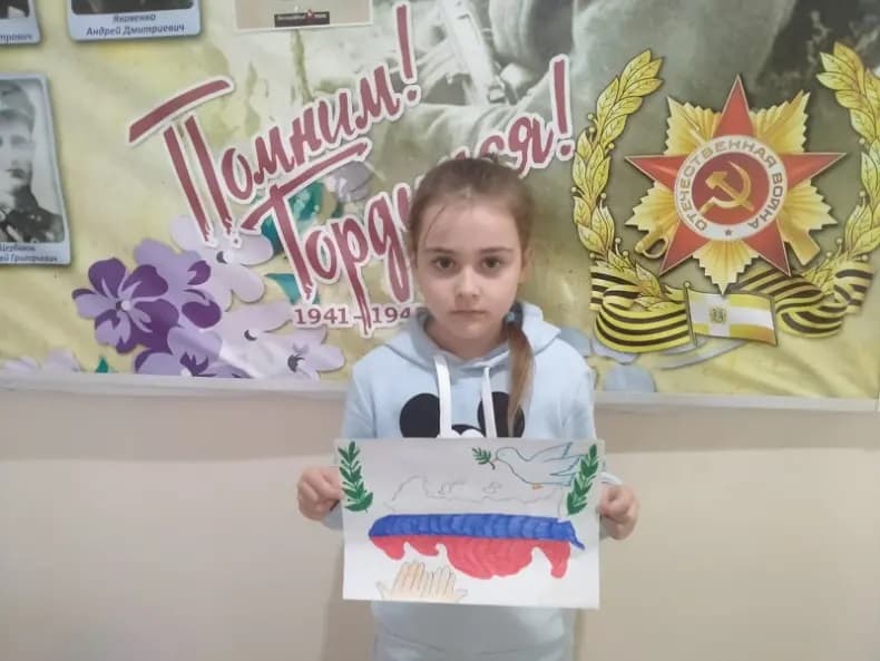 Рисунки военнослужащим