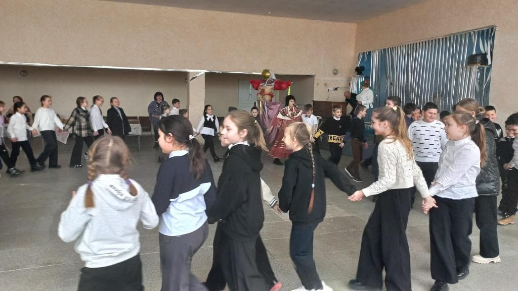 «Славься, блинная страна»